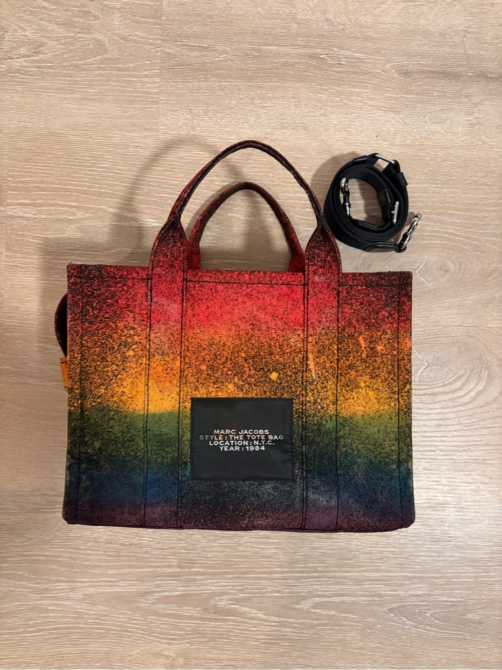 Marc Jacobs Rainbow Gradient 'The Tote Bag' in Red-Orange-Yellow-Green-Blue - Picture 4 of 9